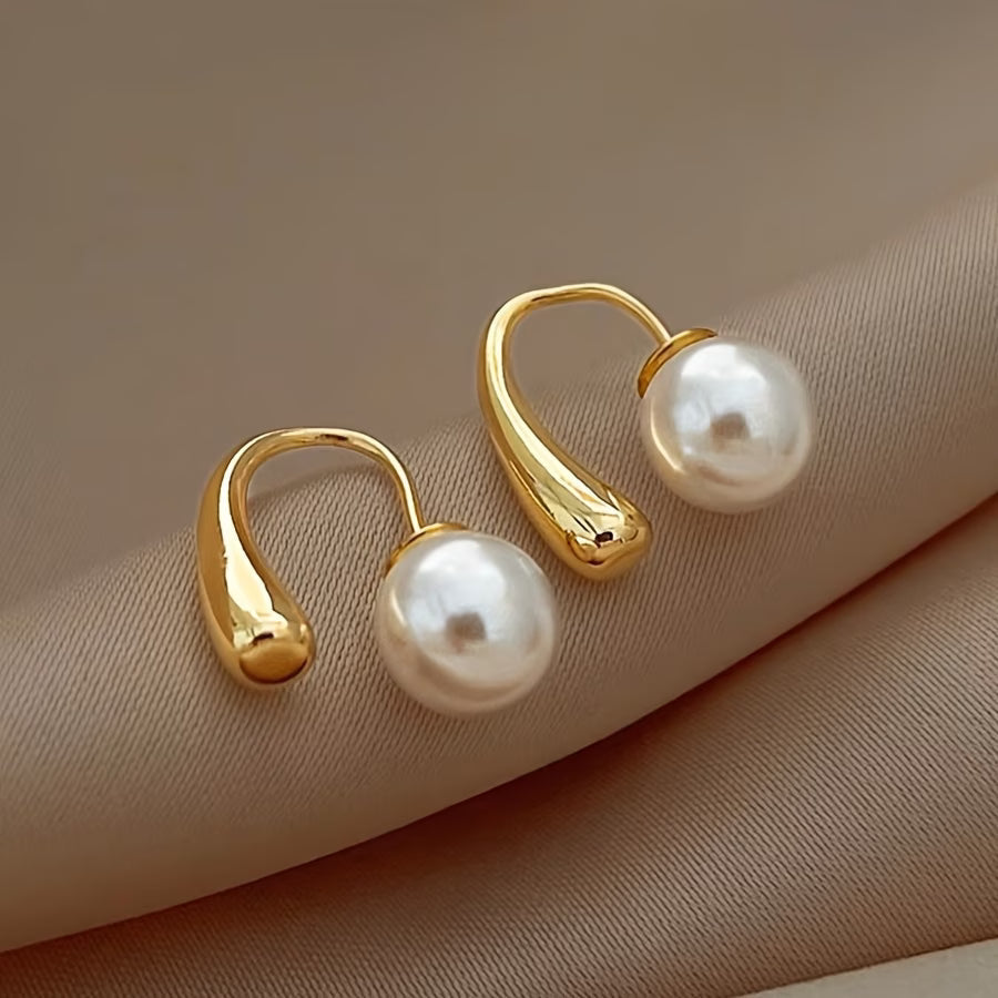 ELARA | MINIMALIST ARC PEARL EARRINGS