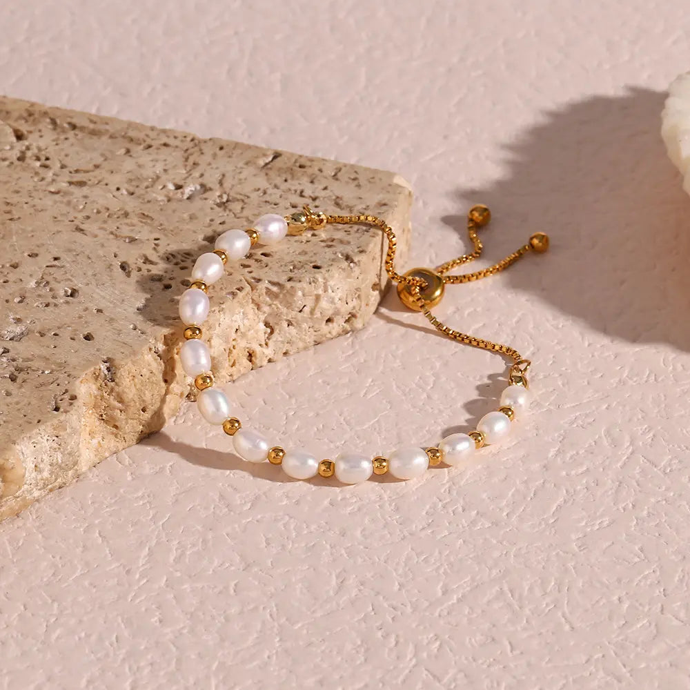ADELINE | ELEGANT PEARL AND GOLD BRACELET