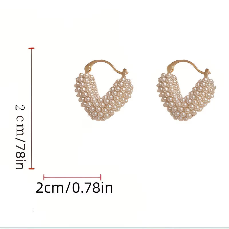 VERA | V-SHAPED EVERYDAY PEARL EARRINGS
