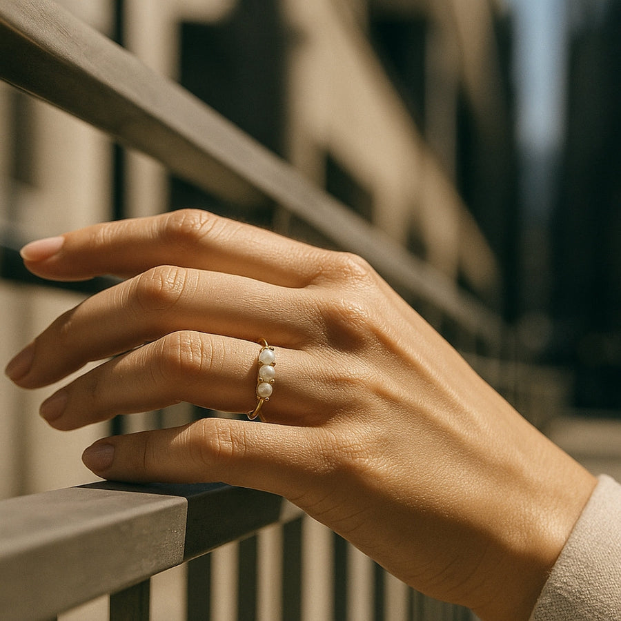 VALENTINA | TRIPLE PEARL GOLD RING