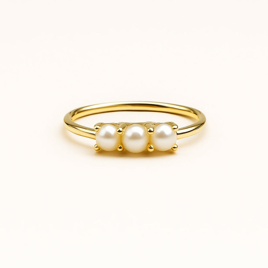 VALENTINA | TRIPLE PEARL GOLD RING