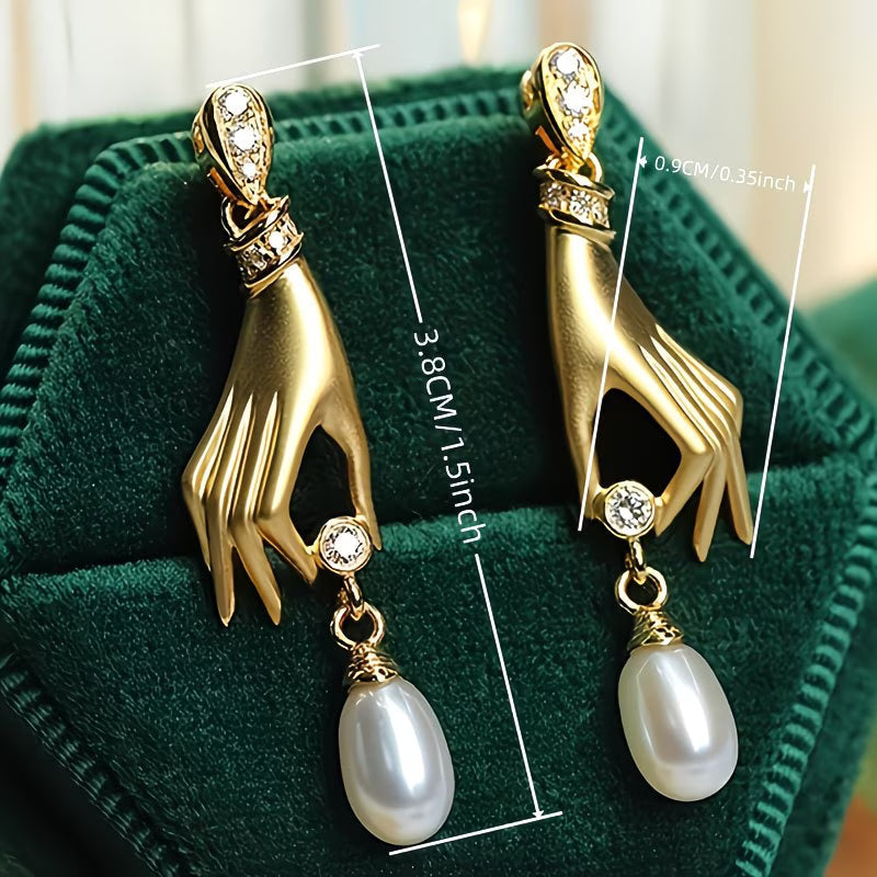 EVELINA | GRACEFUL HAND PEARL EARRINGS