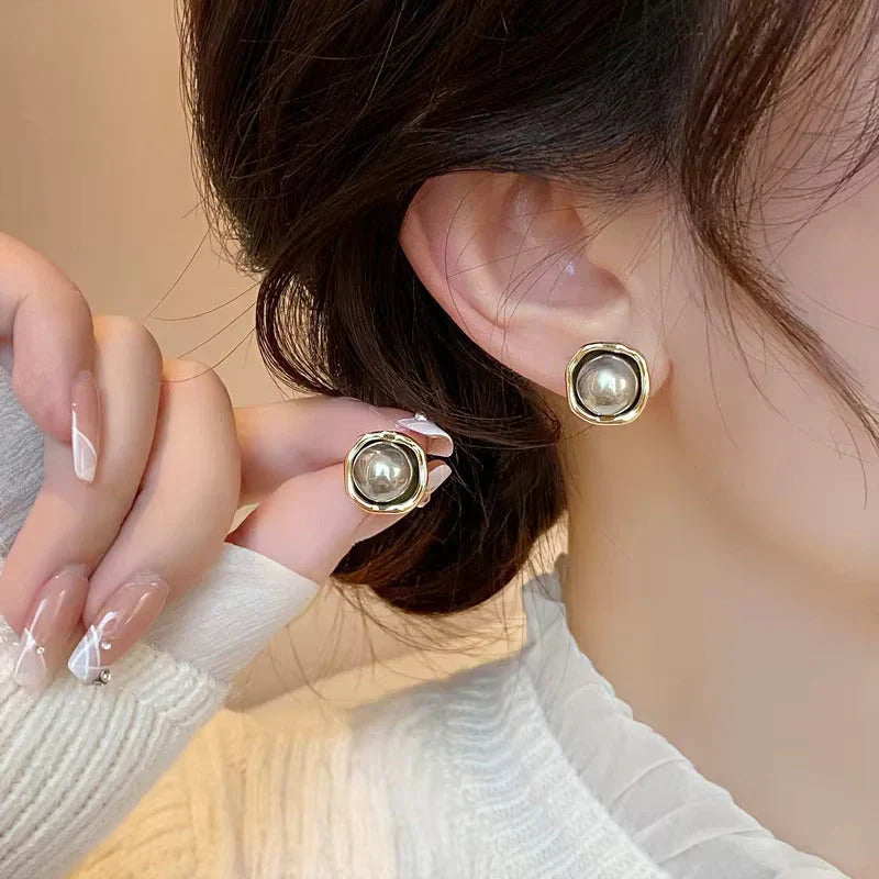 RAVENNA | LUXE BLACK PEARL STUD EARRINGS