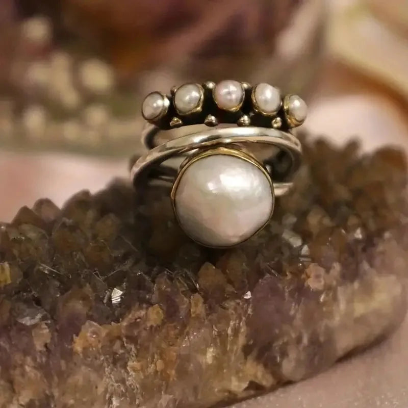 AURELIA | LAYERED PEARL RINGS SET