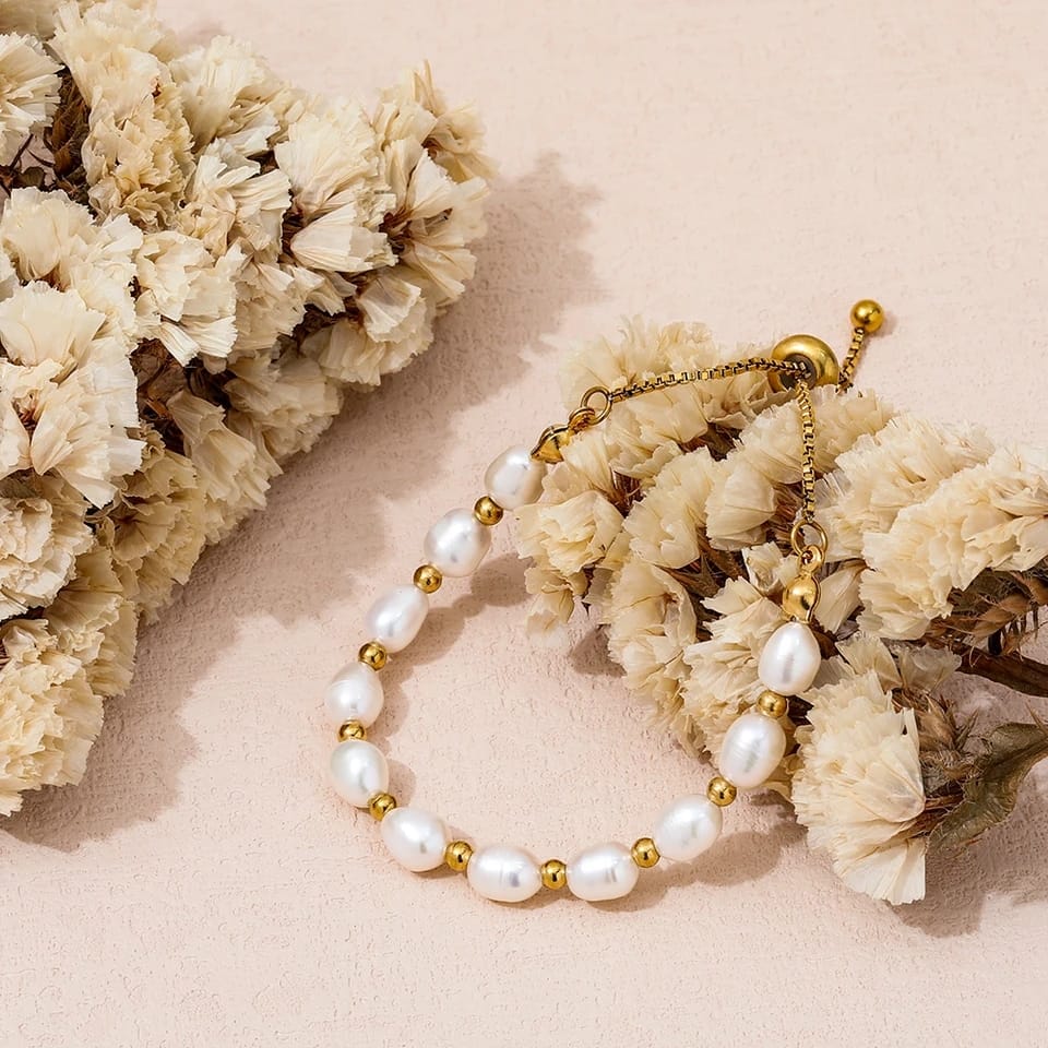 ADELINE | ELEGANT PEARL AND GOLD BRACELET