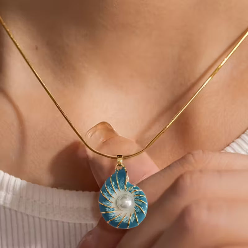 MARISSA | SEASHELL PEARL PENDANT NECKLACE