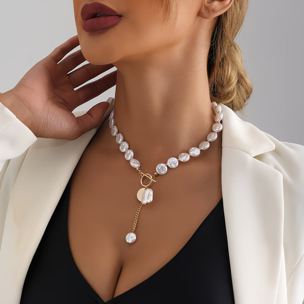 AURELIE | BAROQUE PEARL TOGGLE NECKLACE