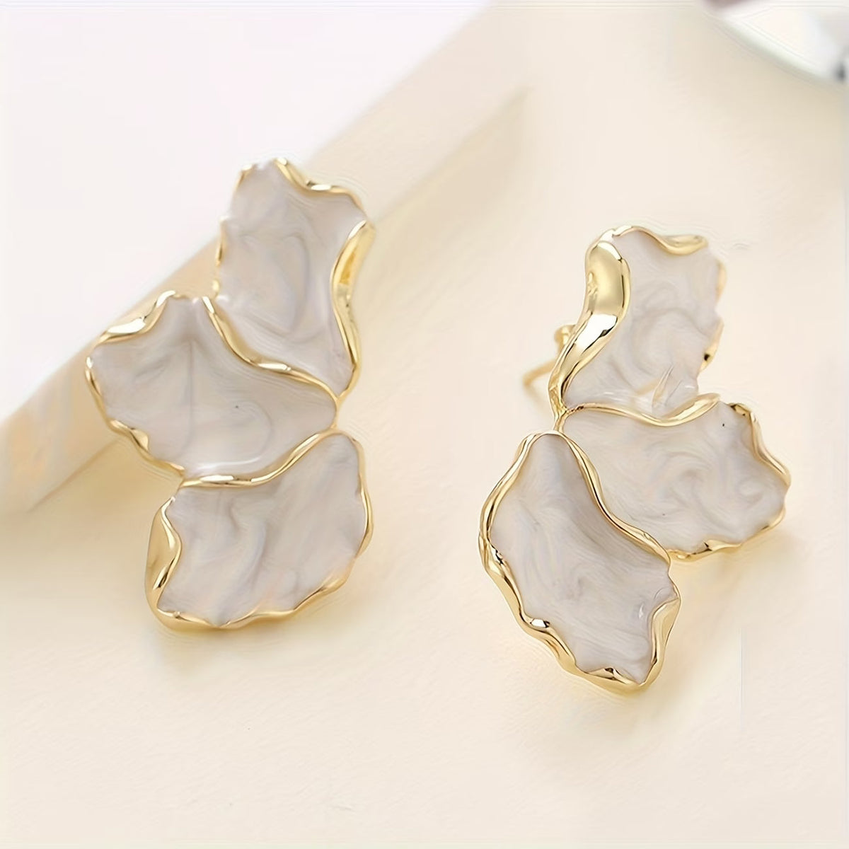 FLORETTE | PEARL FLOWER PETAL EARRINGS