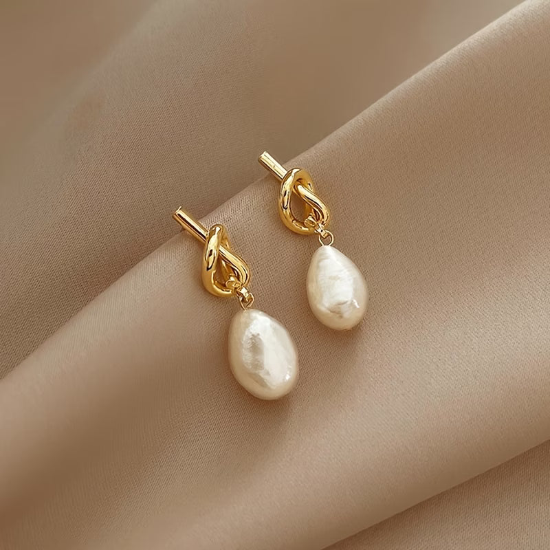 NADIA | KNOTTED PEARL EARRINGS