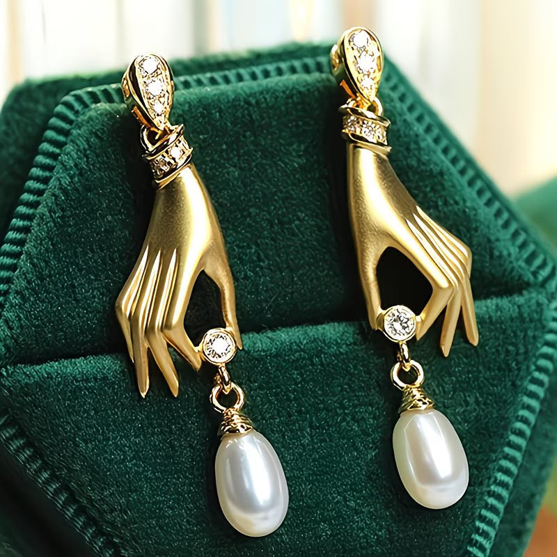 EVELINA | GRACEFUL HAND PEARL EARRINGS