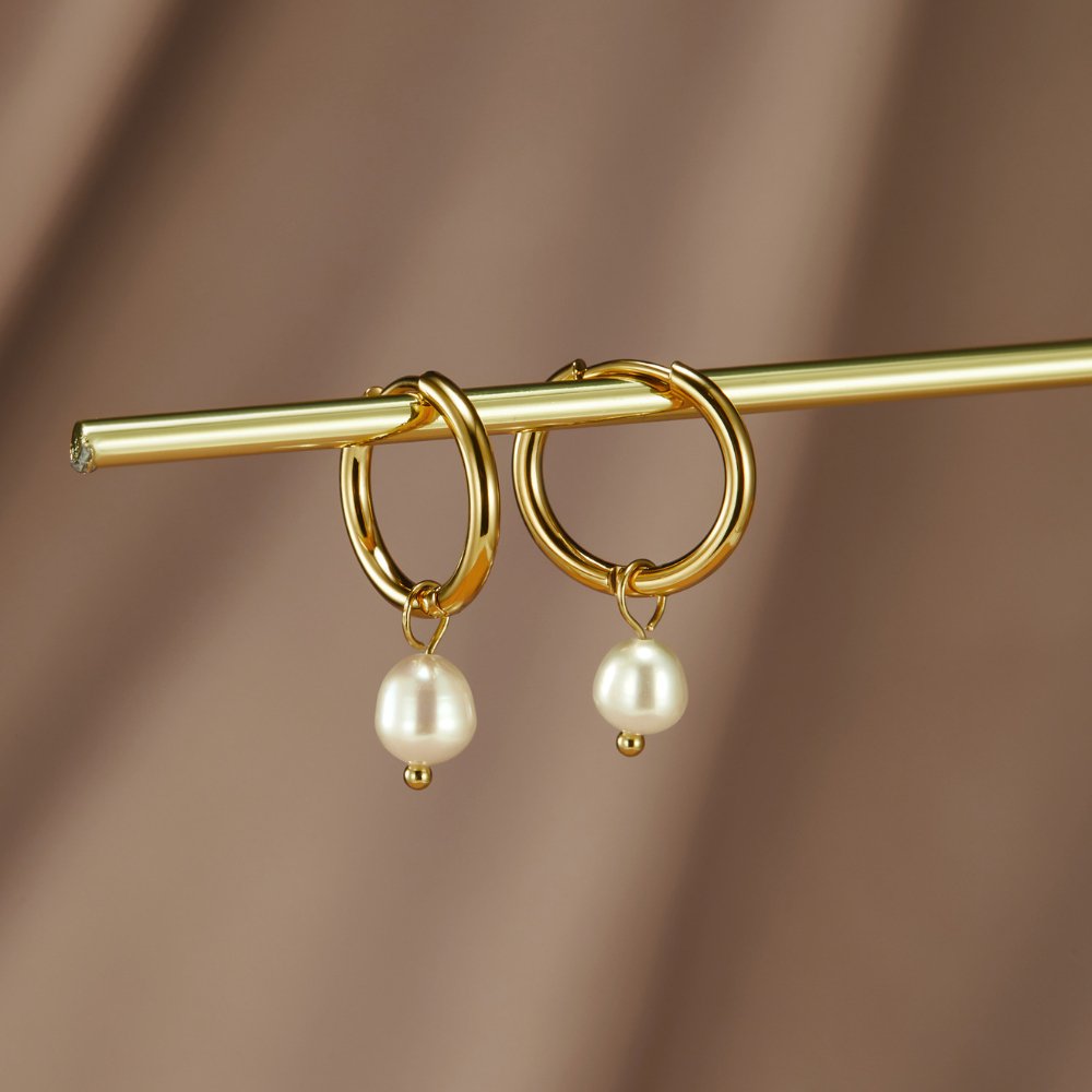 MILA | ESSENTIAL PEARL HOOP EARRINGS