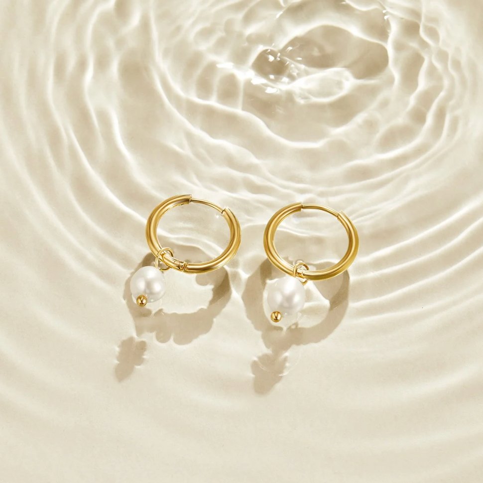 MILA | ESSENTIAL PEARL HOOP EARRINGS