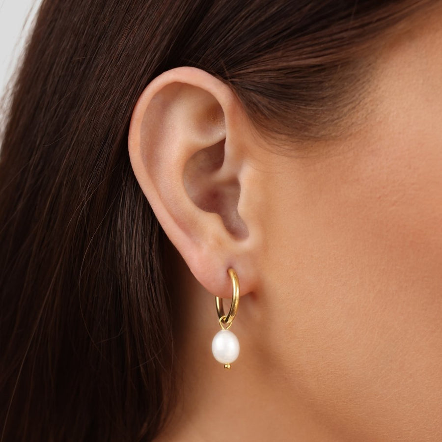 MILA | ESSENTIAL PEARL HOOP EARRINGS