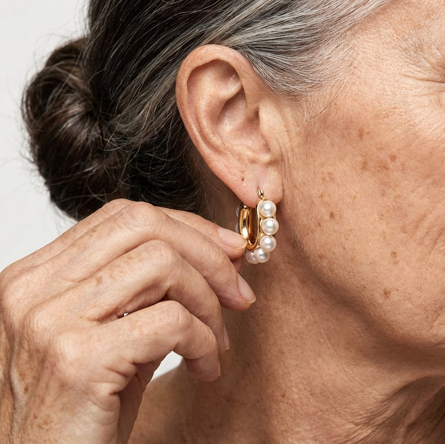 PEARLA | CLUSTERED PEARL HOOP EARRINGS